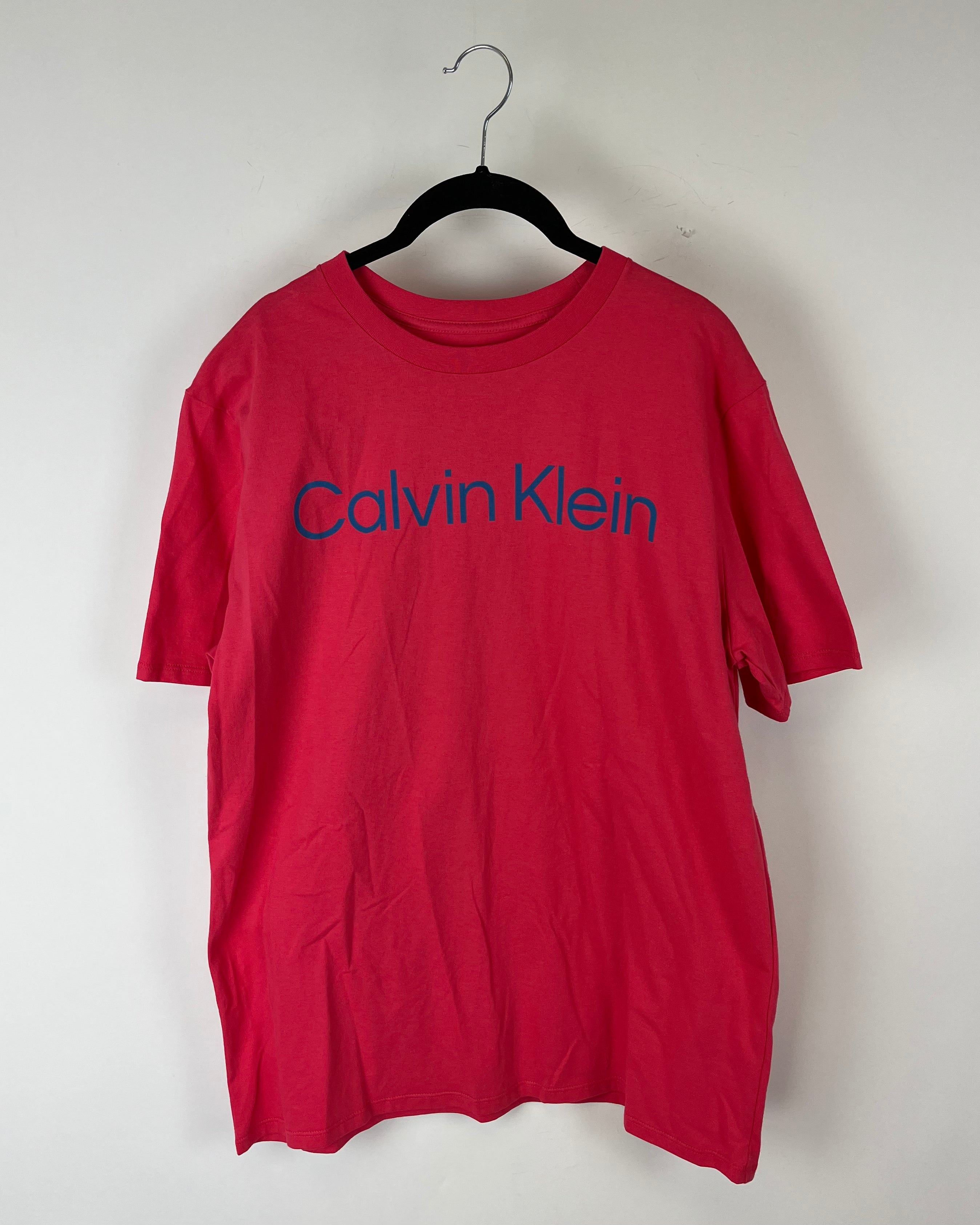 MENS Pink and Blue Logo T Shirt Medium The Fashion Foundation