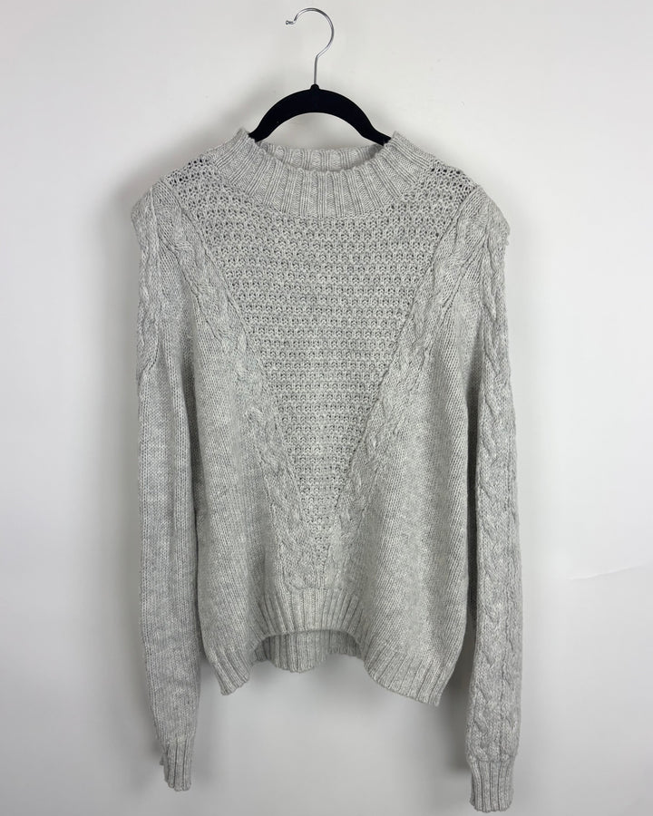Light Gray Knit Sweater- 4/6