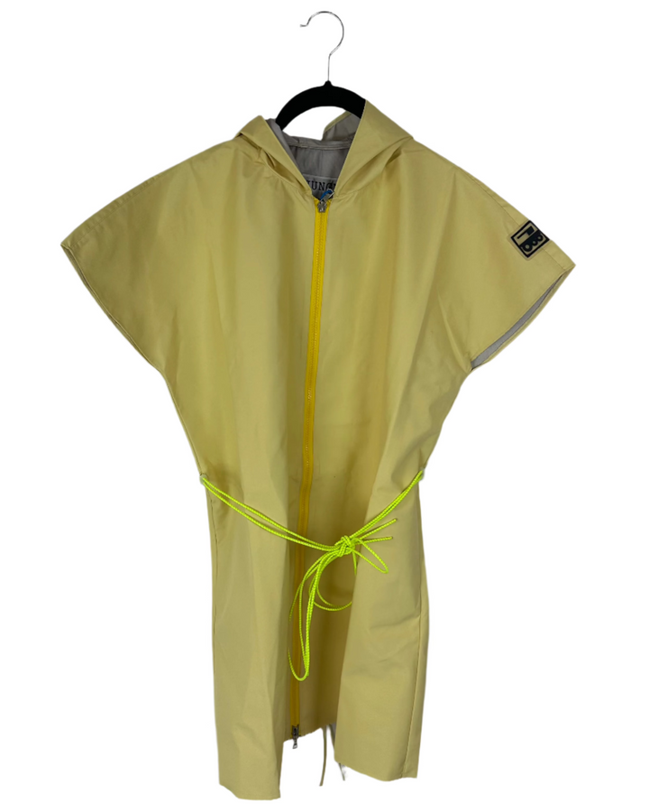 Butter Yellow Short Sleeve Raincoat With Bungee Belt - Size 2/4,  4/6 and 6/8
