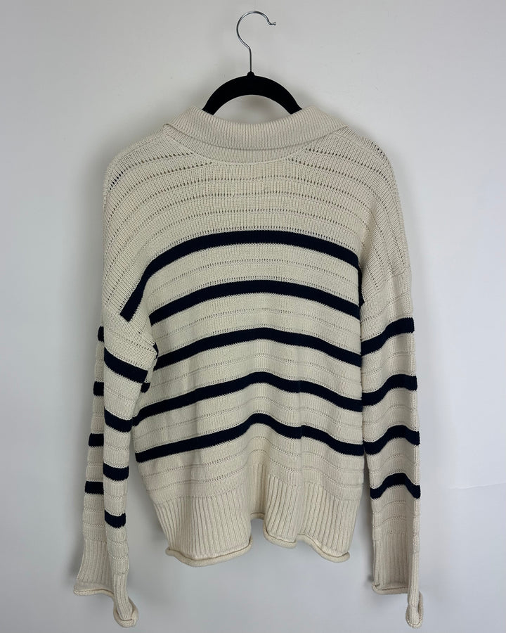 Striped Lace-up Knit Sweater- 4/6
