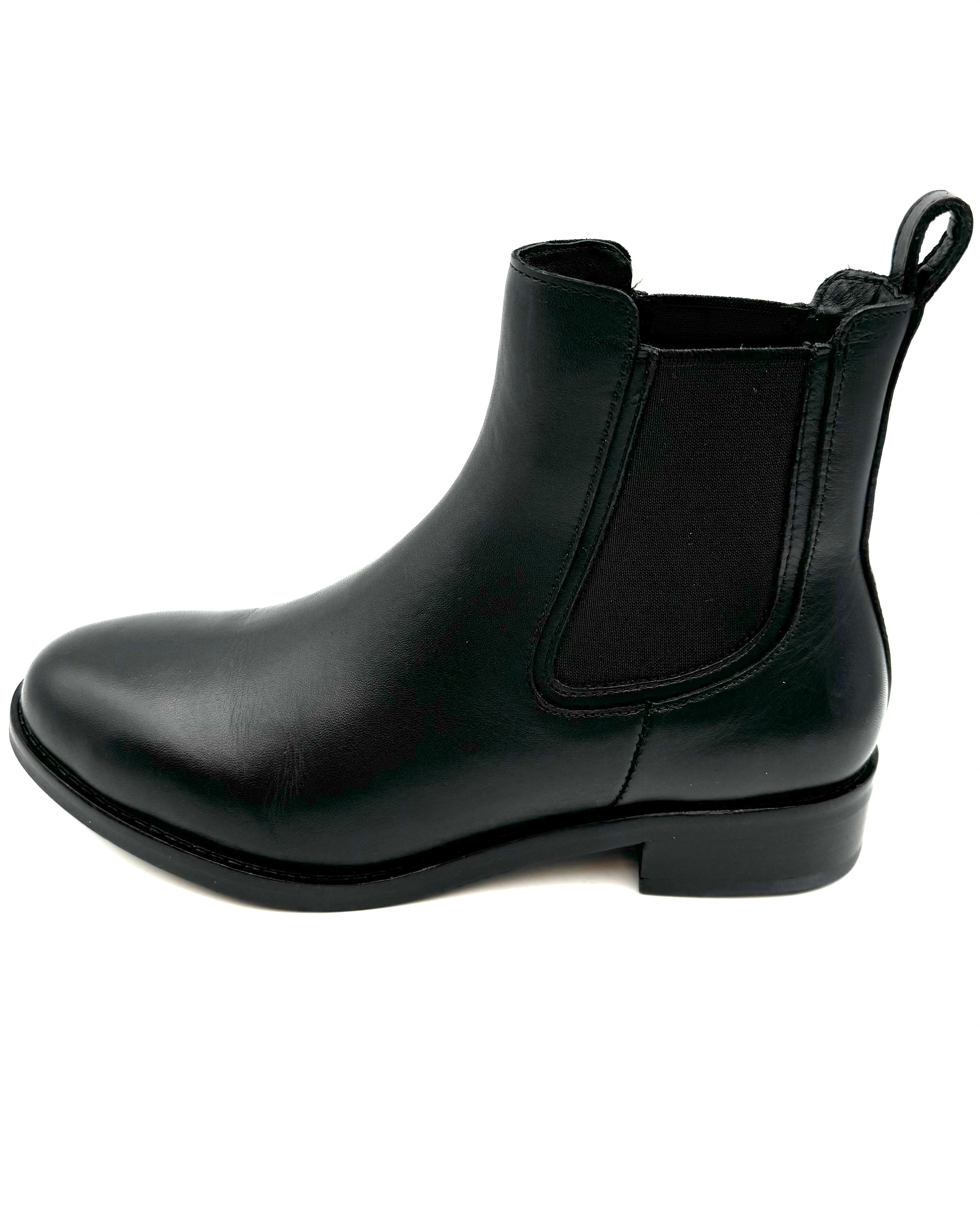 Black Leather Boots With Elastic Panels - Size 6.5 – The