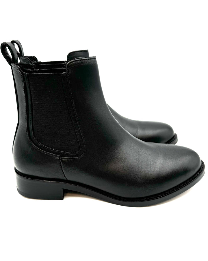 Black Leather Boots With Elastic Panels - Size 6.5