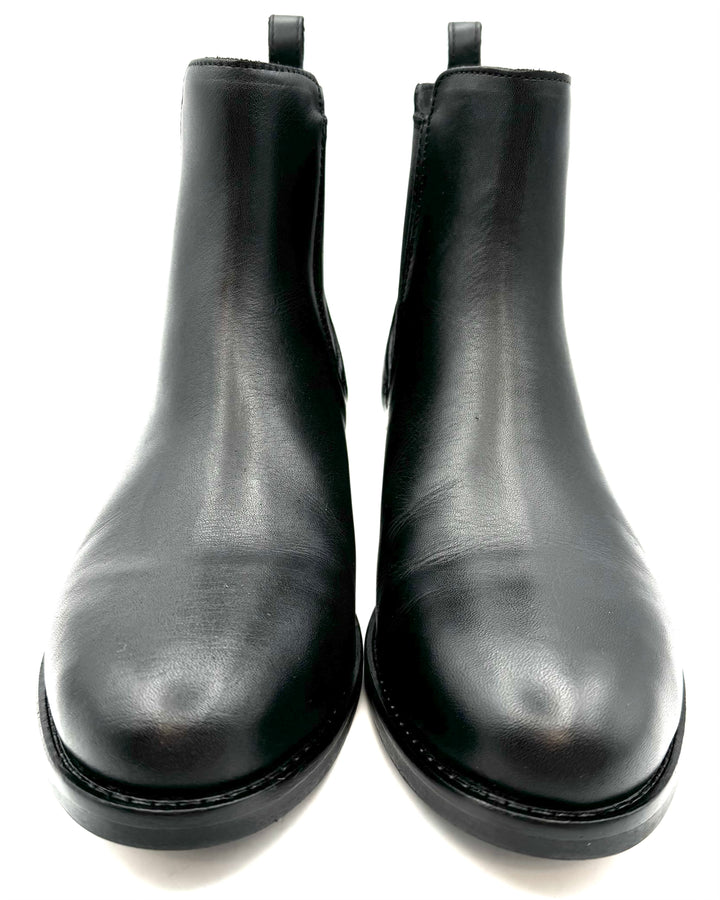 Black Leather Boots With Elastic Panels - Size 6.5
