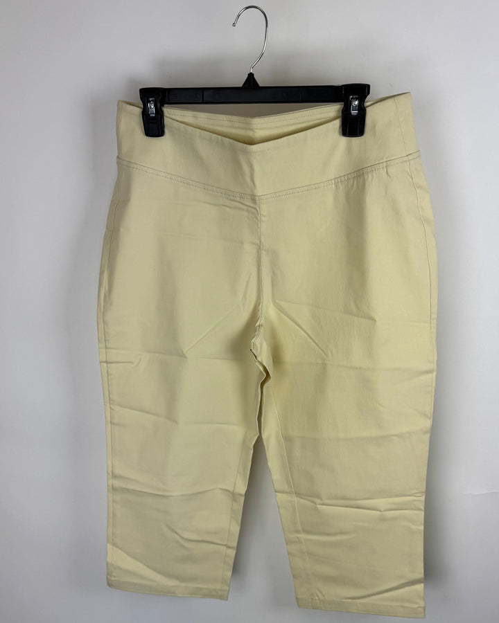 Egg Shell White Stretchy Capri Pants - Size 12