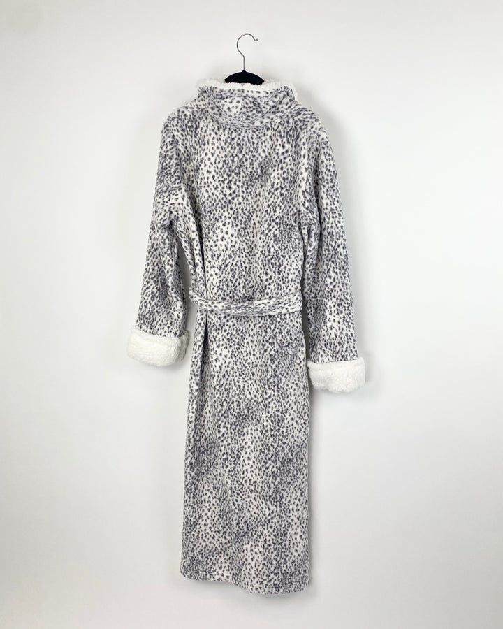 White And Grey Cheetah Robe - Small
