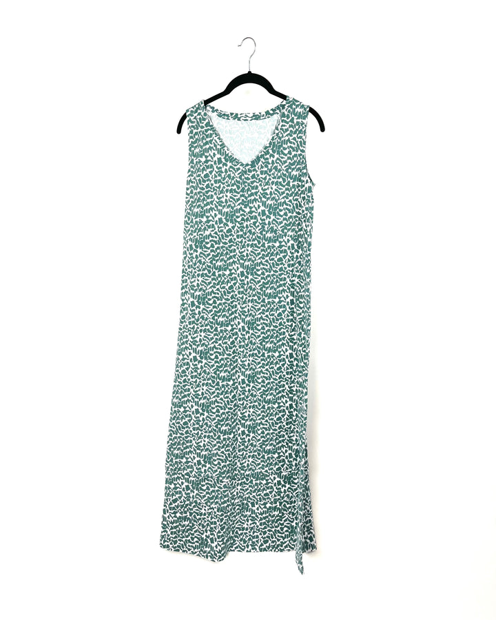 Green Abstract V-Neck Maxi Dress - Small/Medium