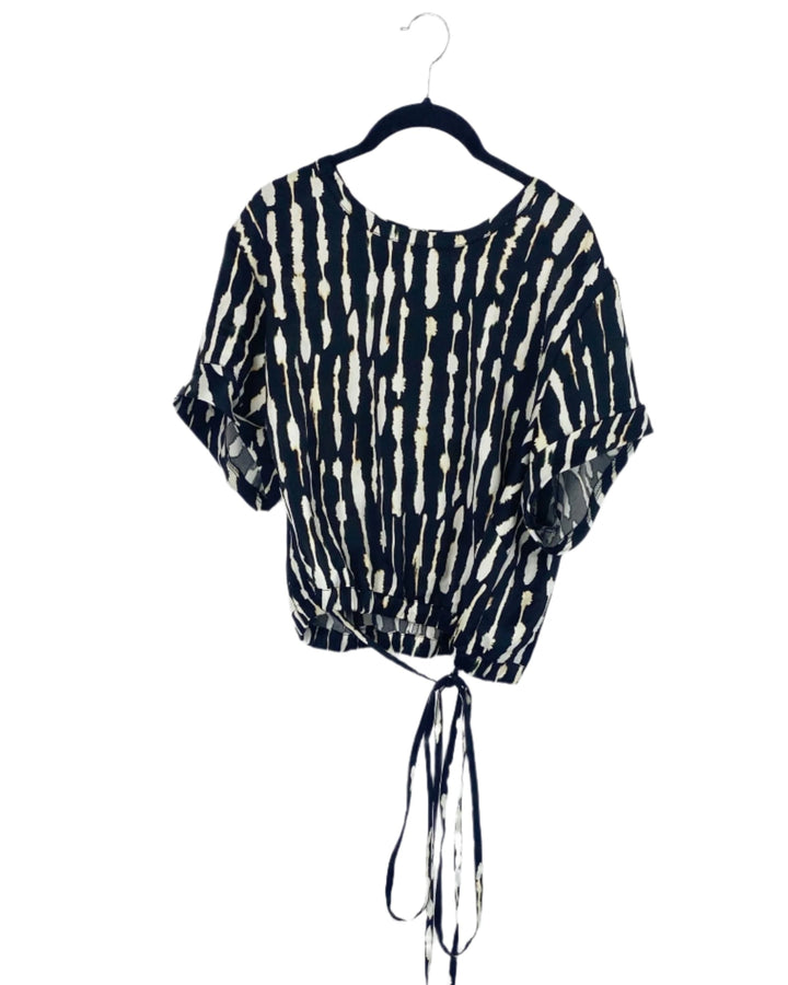 Black Printed Short Sleeve Blouse - 0X and 2X