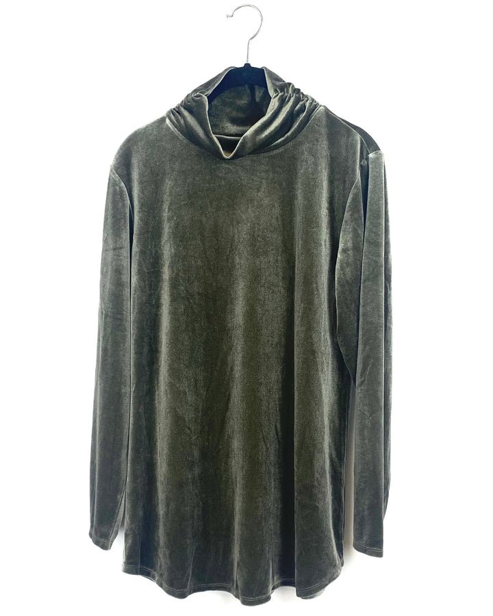 Green Long Sleeve Turtle Neck Top - Small/ Medium