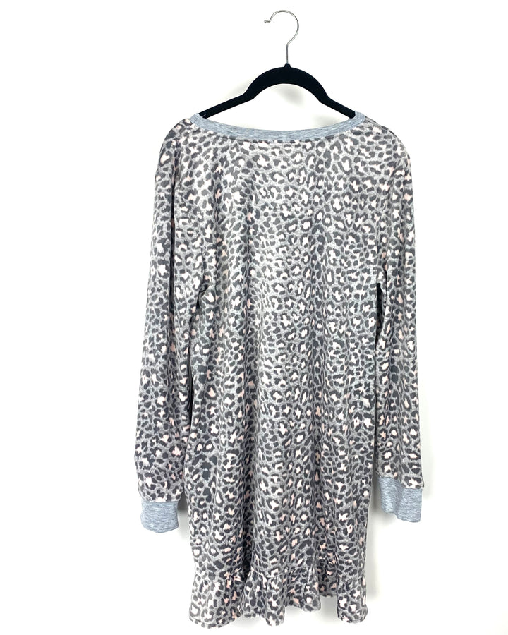 Fleece Gray Cheetah Nightgown - Small