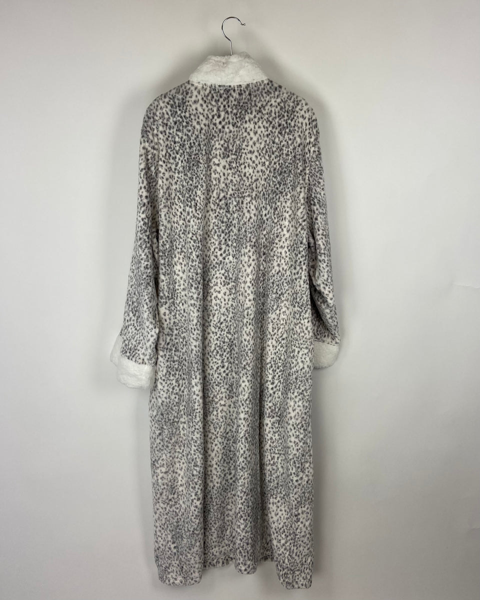 Kohl's White Cheetah Print Robe Small The Fashion Foundation
