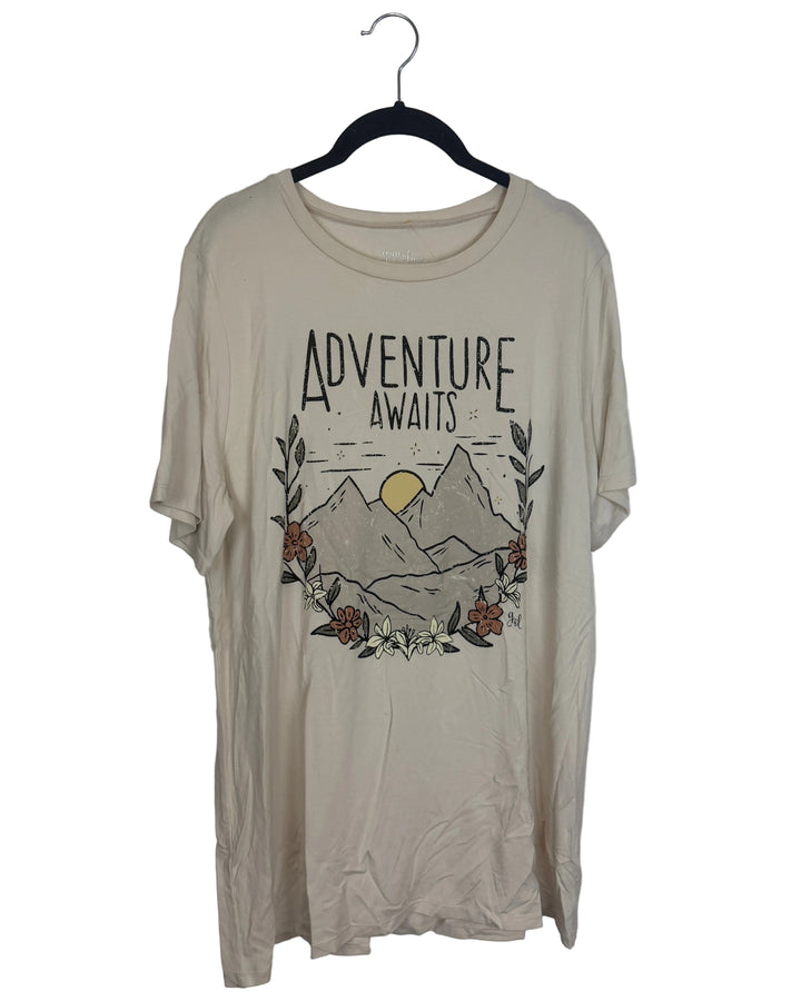 Cream Graphic T-Shirt - Size 4/6