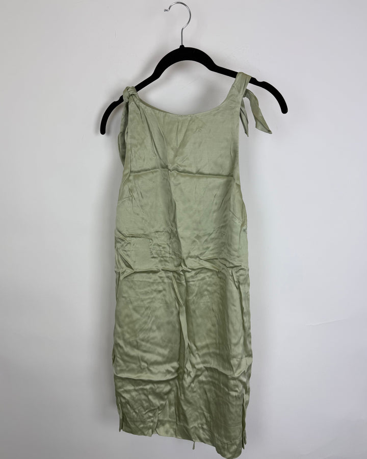 Light Sage Green Dress - Size 00/0