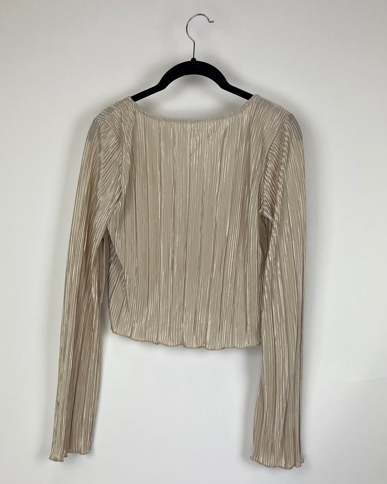 Beige Long Sleeve Plissé Button-Up Crop Top - Size 2/4