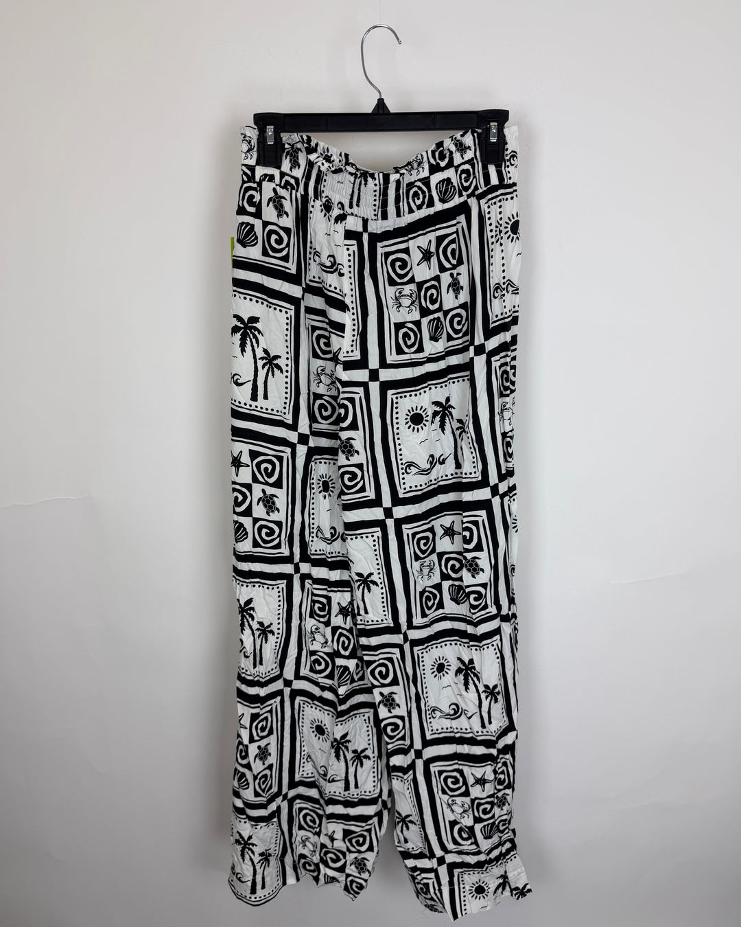 Abstract Pattern Black and White Pants- Size 2/4