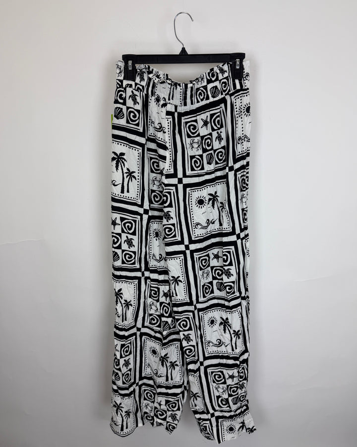 Abstract Pattern Black and White Pants- Size 2/4