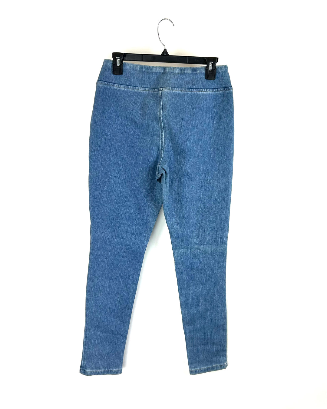 Light Wash Elastic Skinny Jeans - Size 6