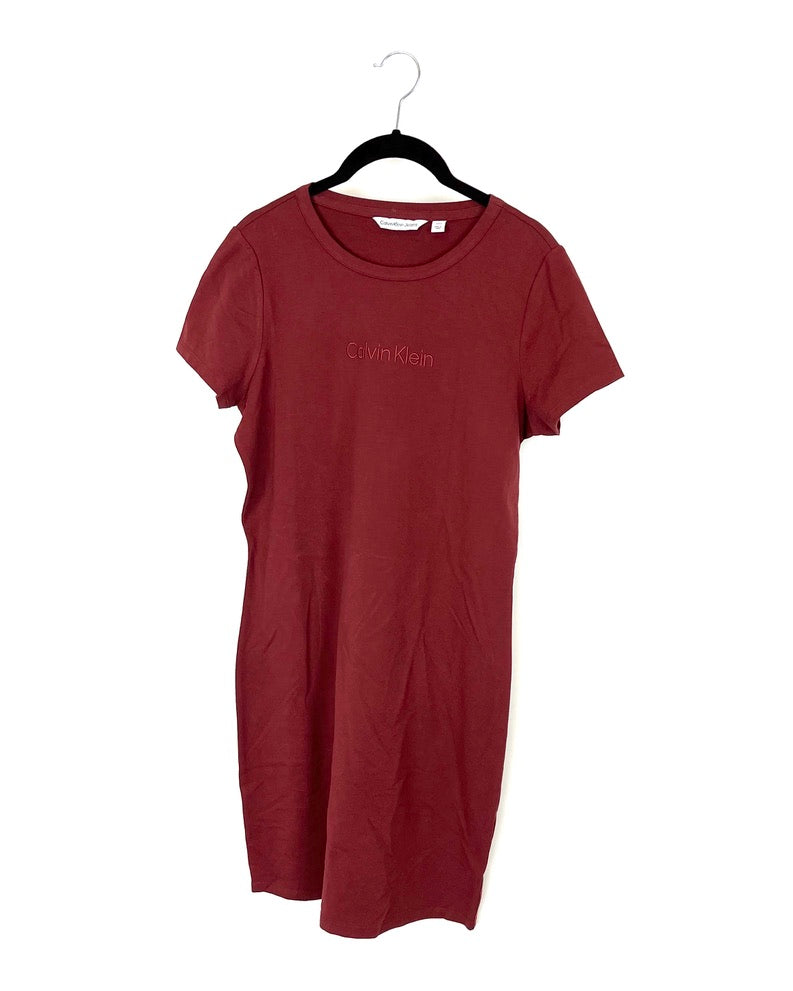 Maroon Short Sleeve Embroidered Logo Dress - Small