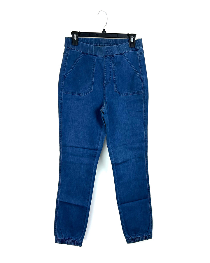 Medium Wash Jogger Pull On Jeans - Size 6