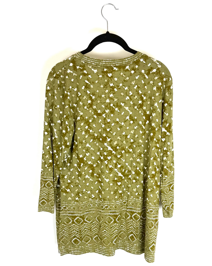 Green Patterned V-Neck Top - Size 6/8