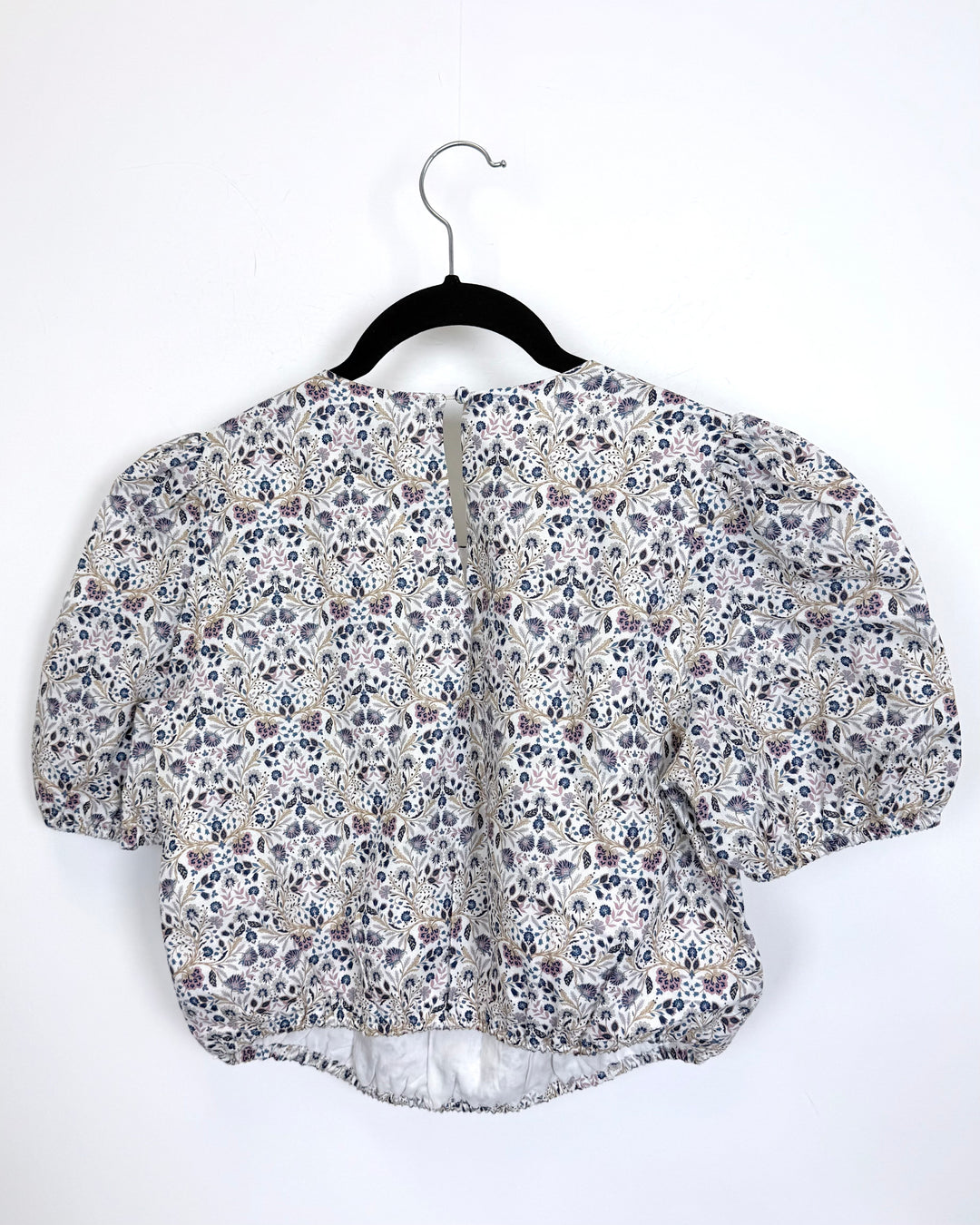 White Flower Motif Puff Sleeve Top - Size 0/2