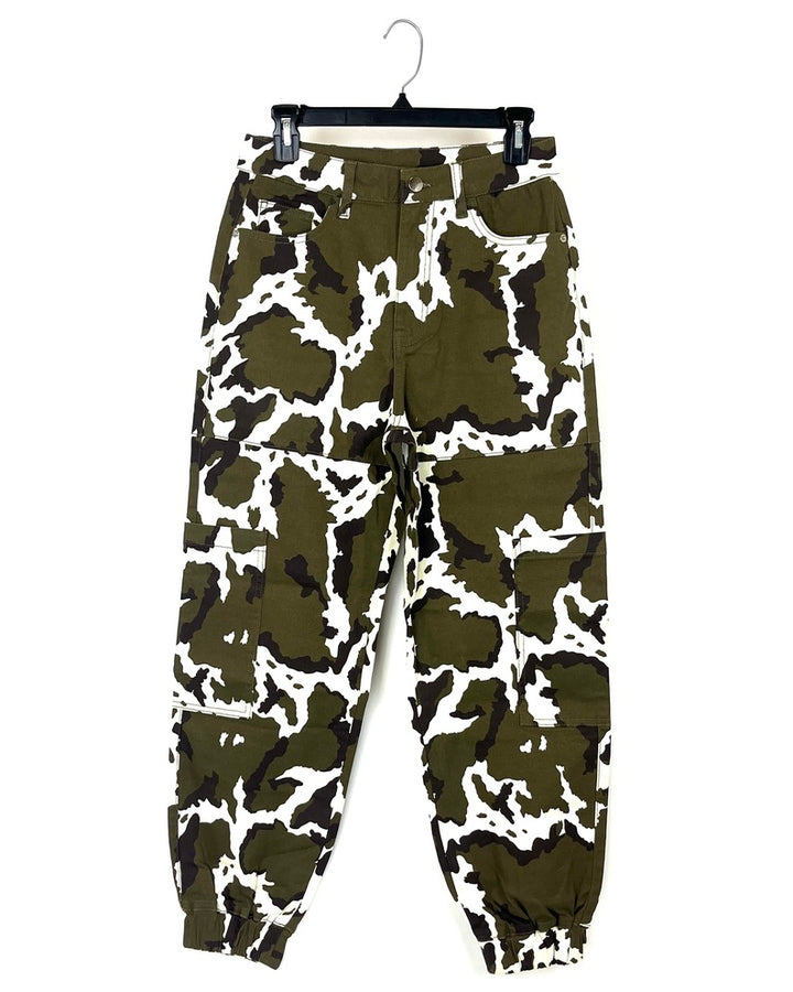 Camo Cargo Joggers - Size 2/4