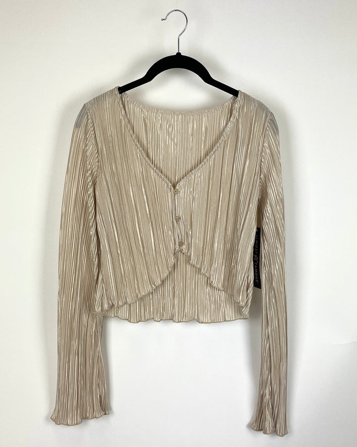 Beige Long Sleeve Plissé Button-Up Crop Top - Size 2/4