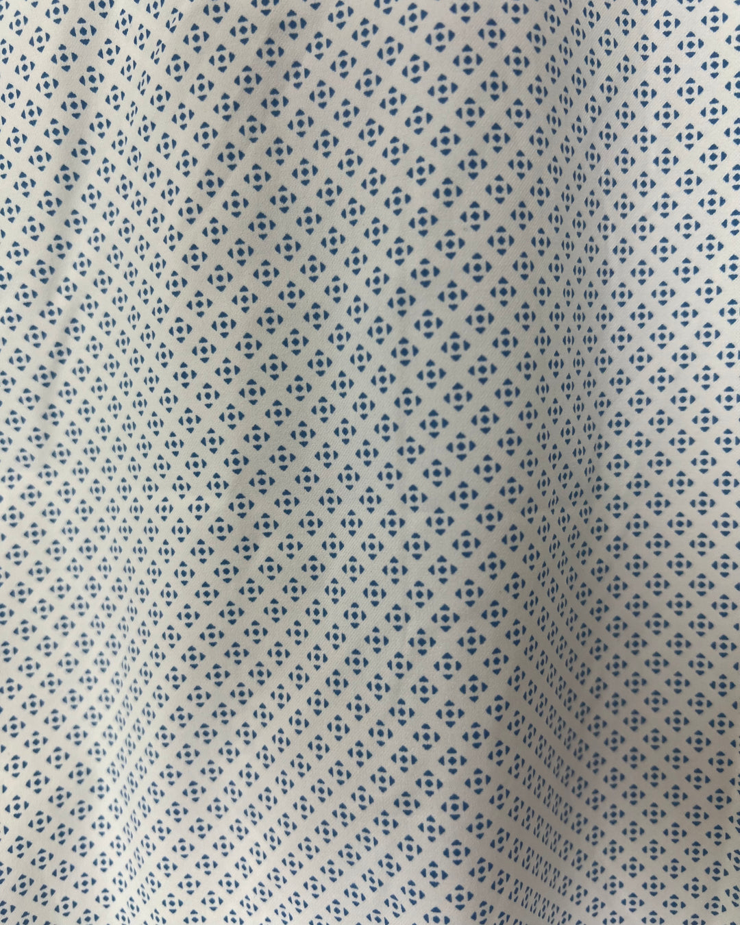 MENS White and Light Blue "Tile" Patterned Button-Up - Medium