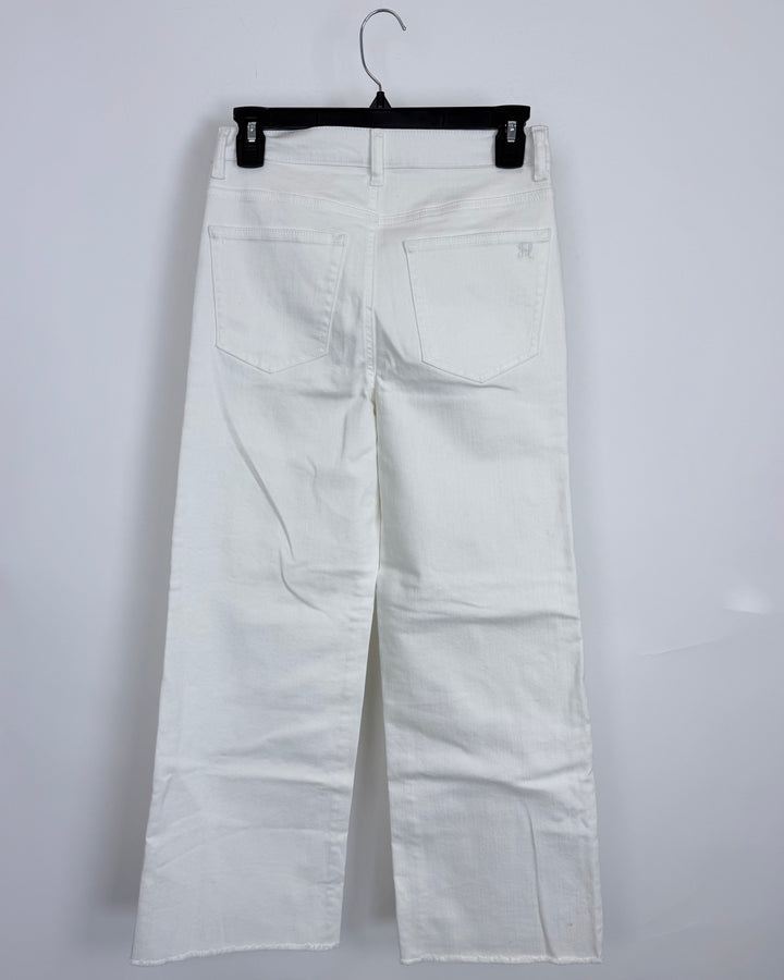 Warm-Toned Off-White Jeans - Size 4/6