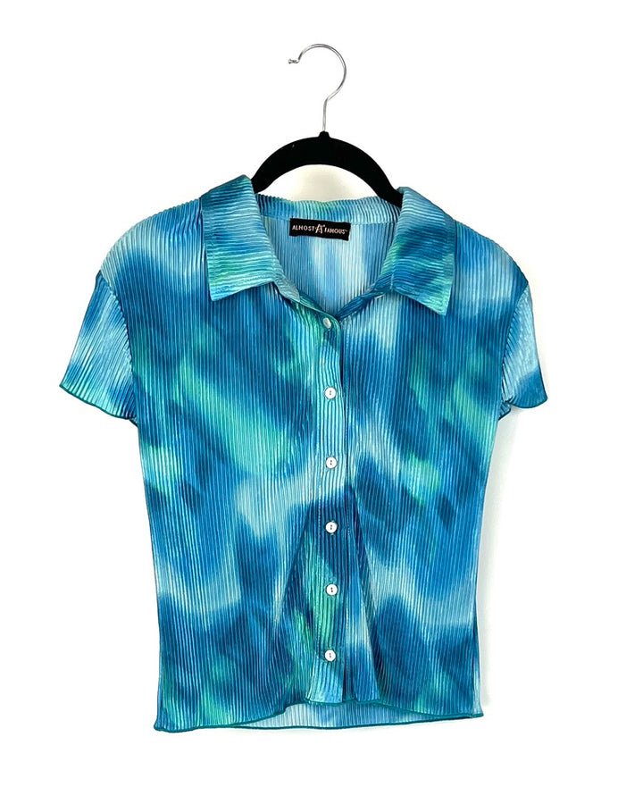 Blue Short Sleeve Plissé Button-Up Top - Size 2/4