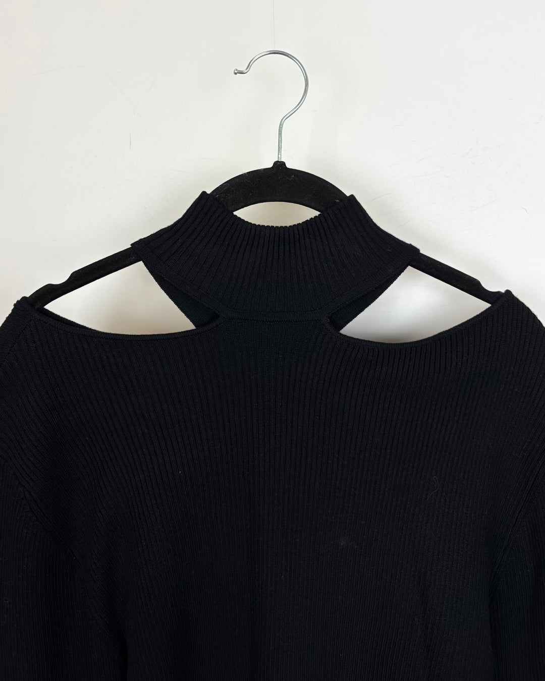 Black Ribbed Knit Long Sleeve Top - Size 2/4