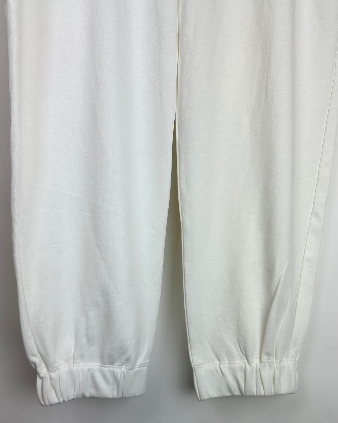 Ivory Straight Leg Jogger Sweatpants - Size 12/14
