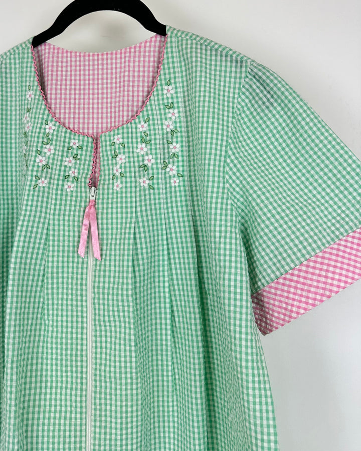 Green And Pink Short Sleeve House Dress - Size 4/6