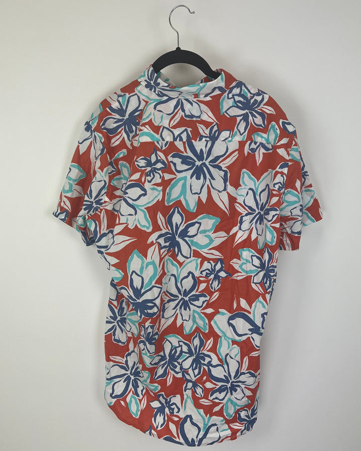 MENS Salmon Collared Shirt With Blue Floral Pattern - Medium
