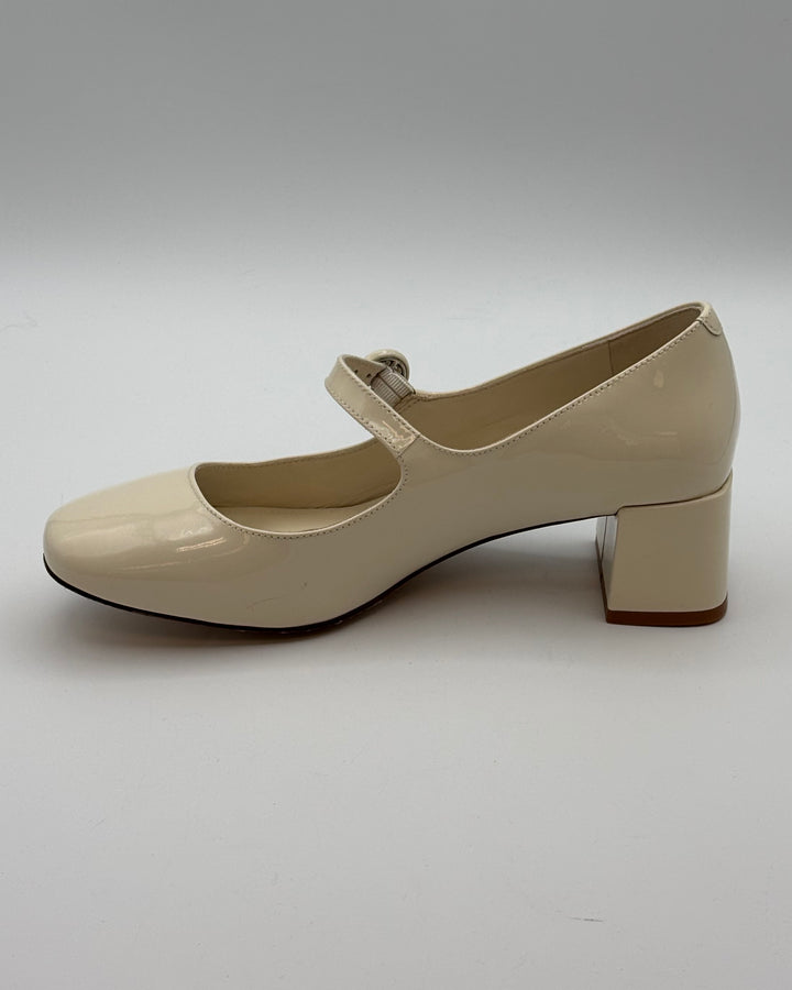 Cream Patent Leather Low Pump - Size 6