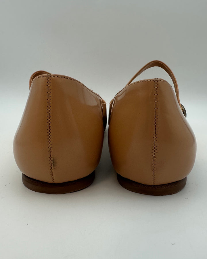 Nude Pointed Toe Leather Flat - Size 11
