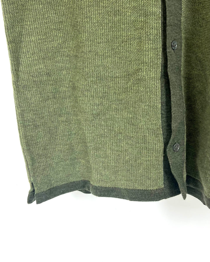 Two Toned Green Short Sleeve Top - Medium