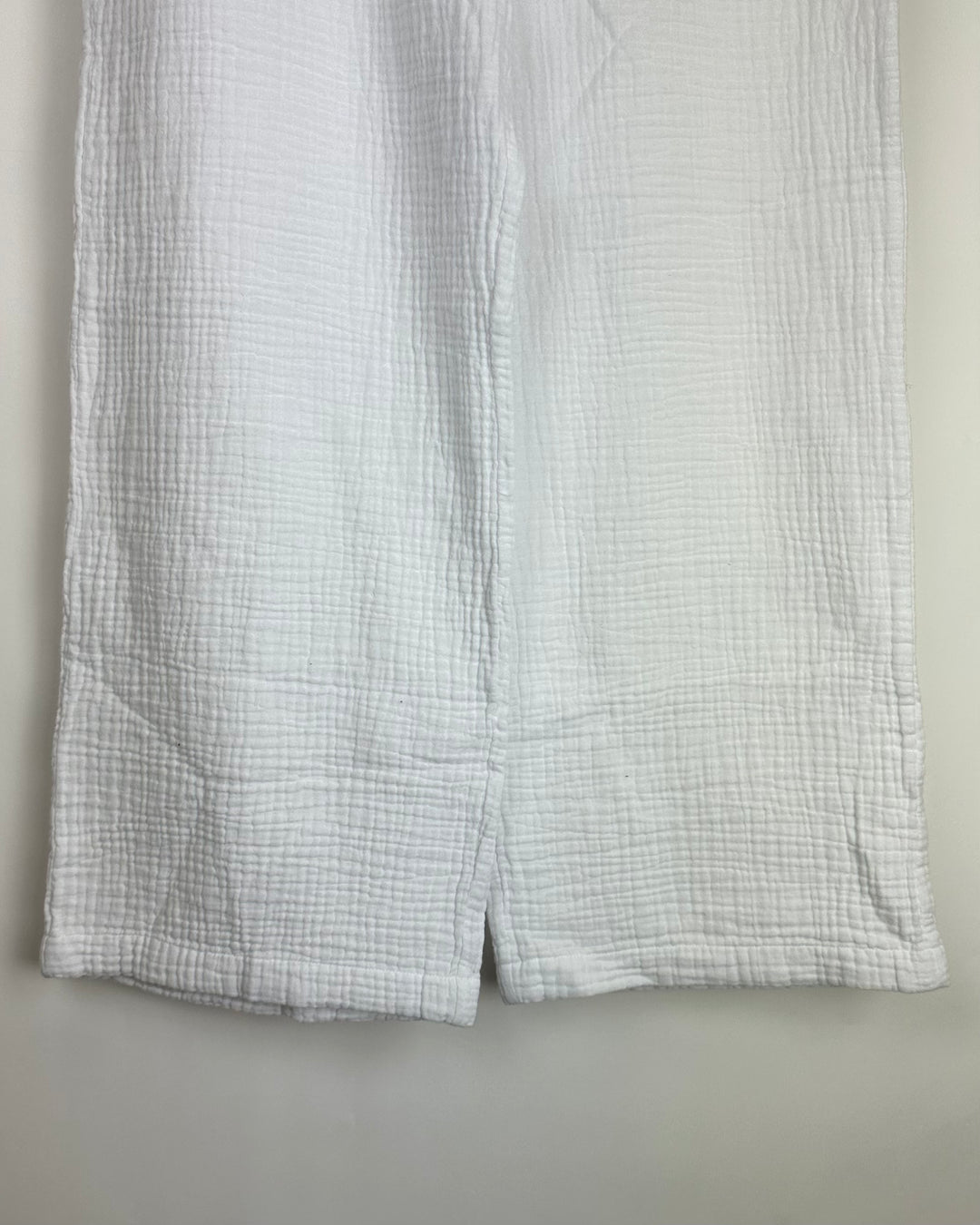 Powder White Seersucker Pants - Size 6/8