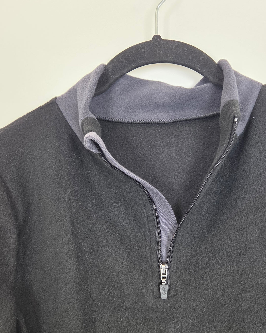Black and Gray Fleece Top - Size 0/2