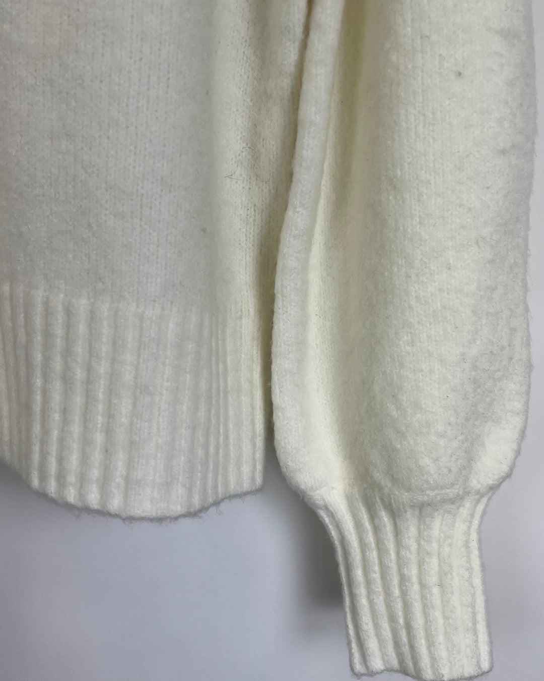 White Sequin Detail Knit Sweater - Size 6/8