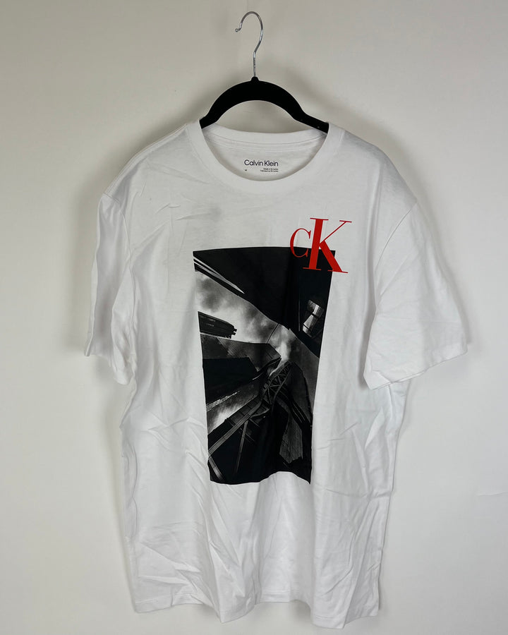 MENS White Building Graphic Tee - Medium