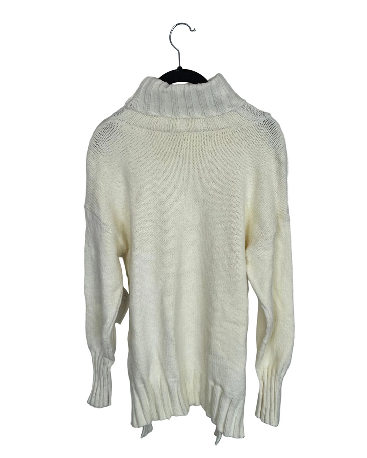 Cream Ribbed Turtleneck Sweater – Size 6/8