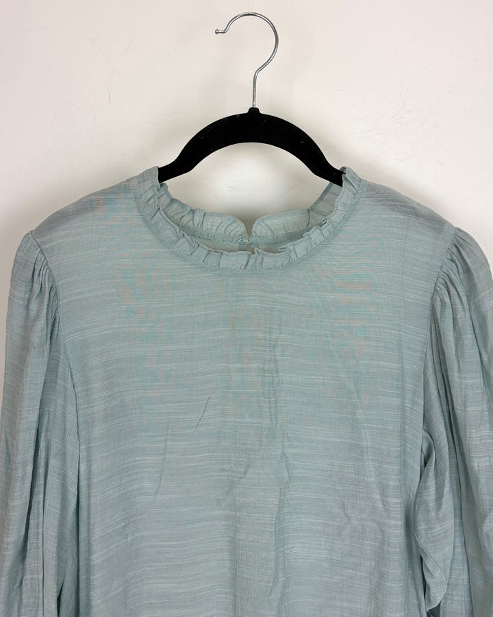 Sea foam flowy top - Size 6/8