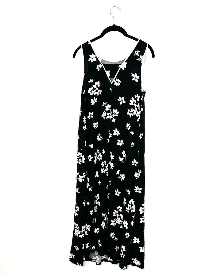 Black and White Flower Nightgown - Small