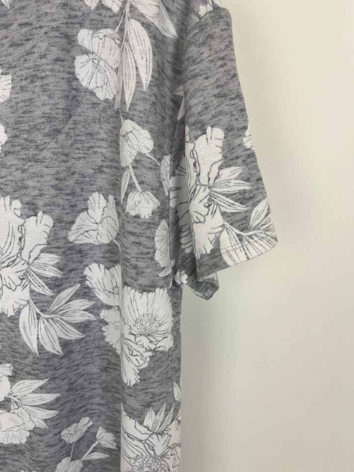 Grey and White Floral Print Lounge Dress - Size 4/6