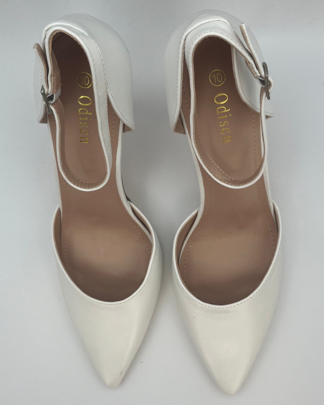 Odisen White Closed Toe Pumps - Size 10