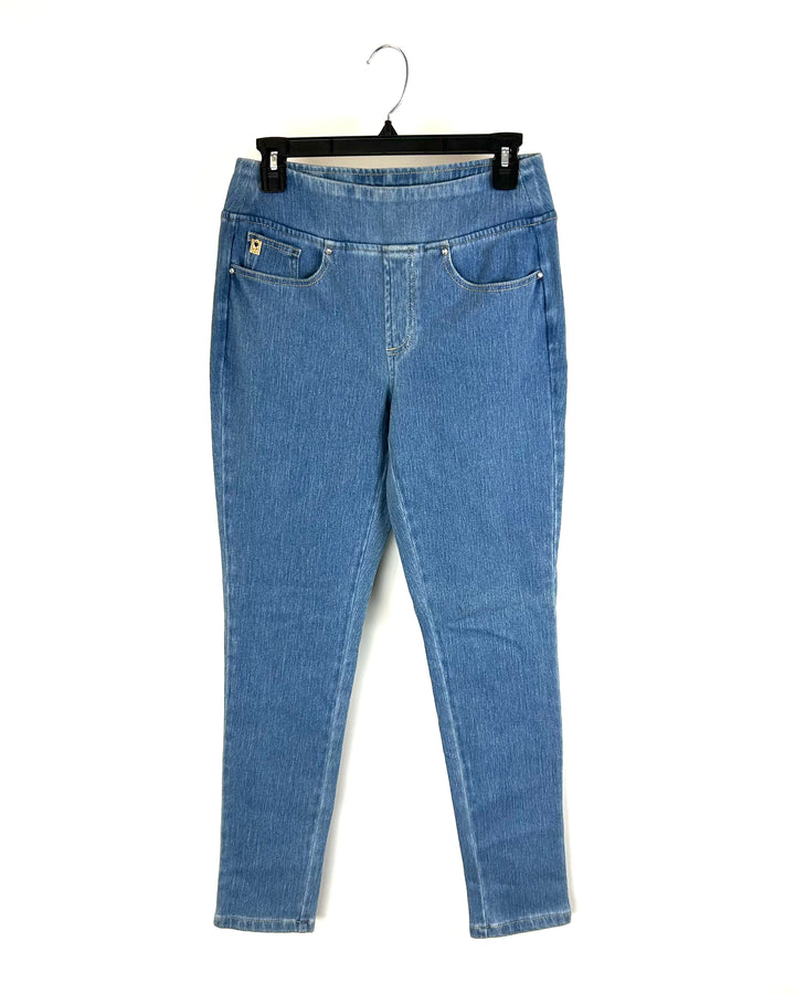 Light Wash Elastic Skinny Jeans - Size 6