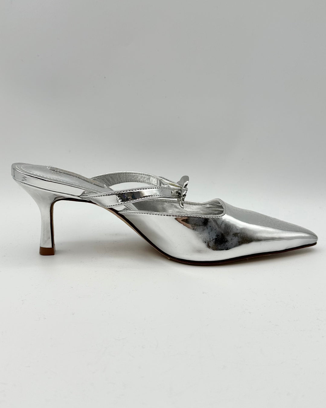 Silver Patent Leather Pointed Toe Kitten Heel - Size 6