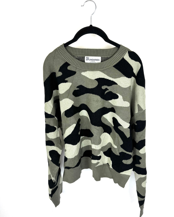 Camouflage Sweater - Size 2x