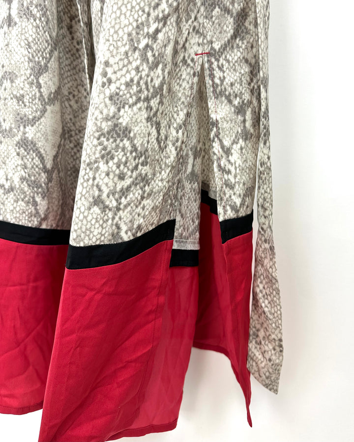 Grey Snake Skin Print Robe - S/M