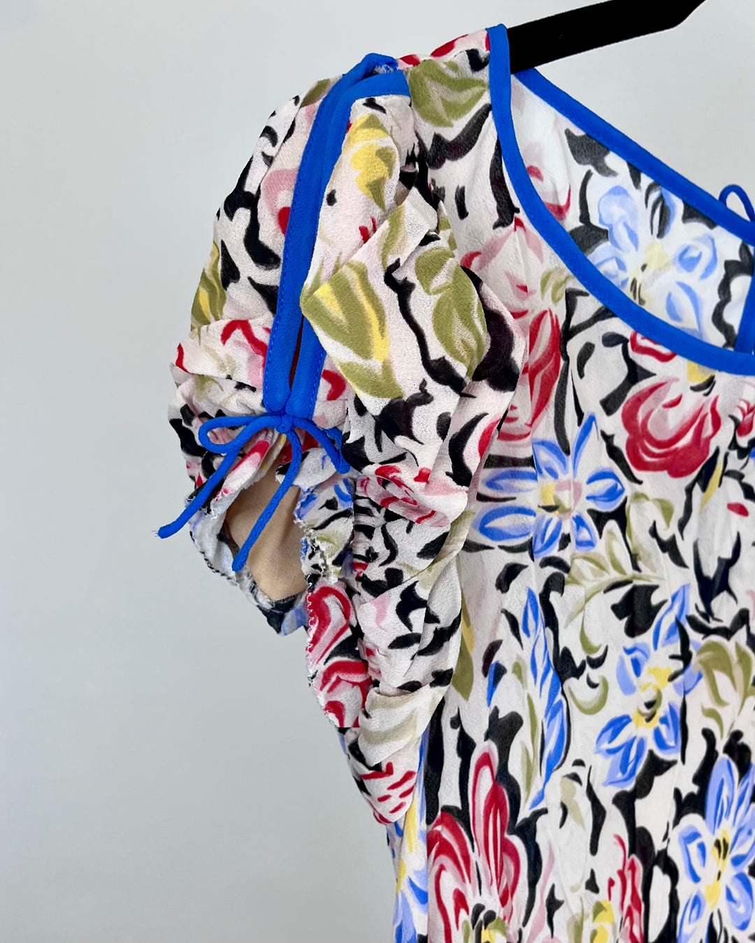 White Blue and Red Patterned Dress - Size 00/0 and 2/4
